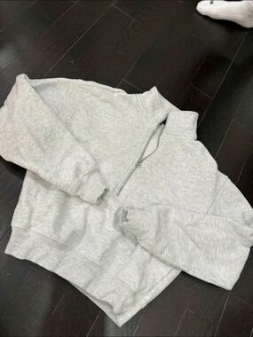Dynamite Light Gray Half-Zip Sweatshirt